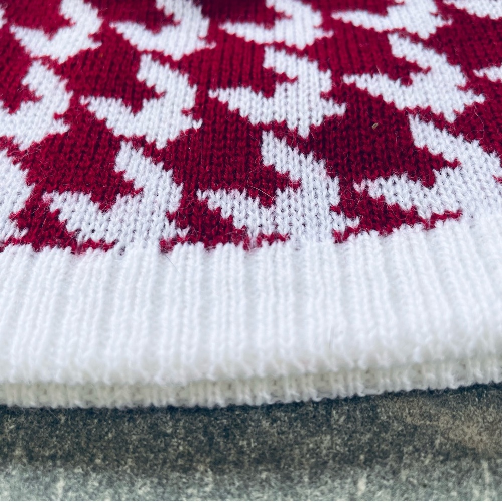 Houndstooth Knit Beanie Red and White - Picture 4 of 5